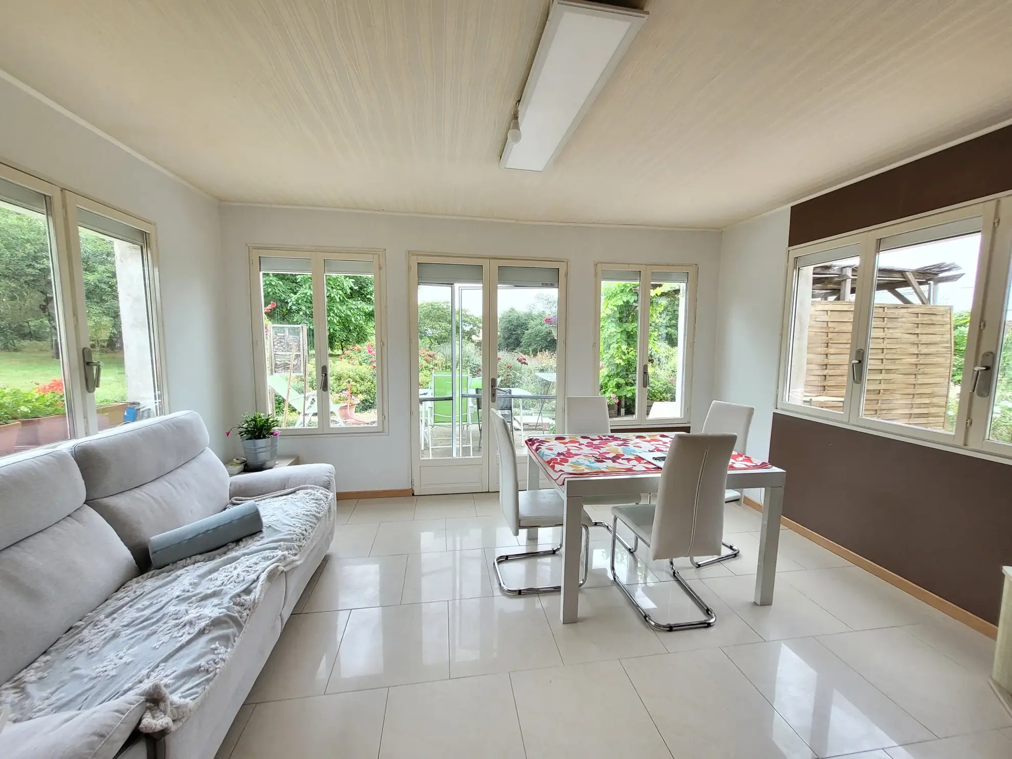 Maison 4 chambres avec garage et piscine à Cordes-Tolosannes 