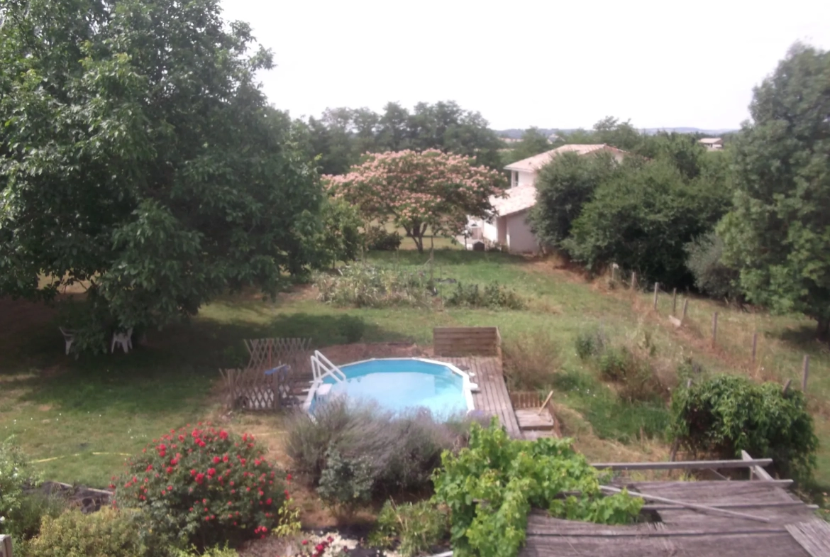 Maison 4 chambres avec garage et piscine à Cordes-Tolosannes 