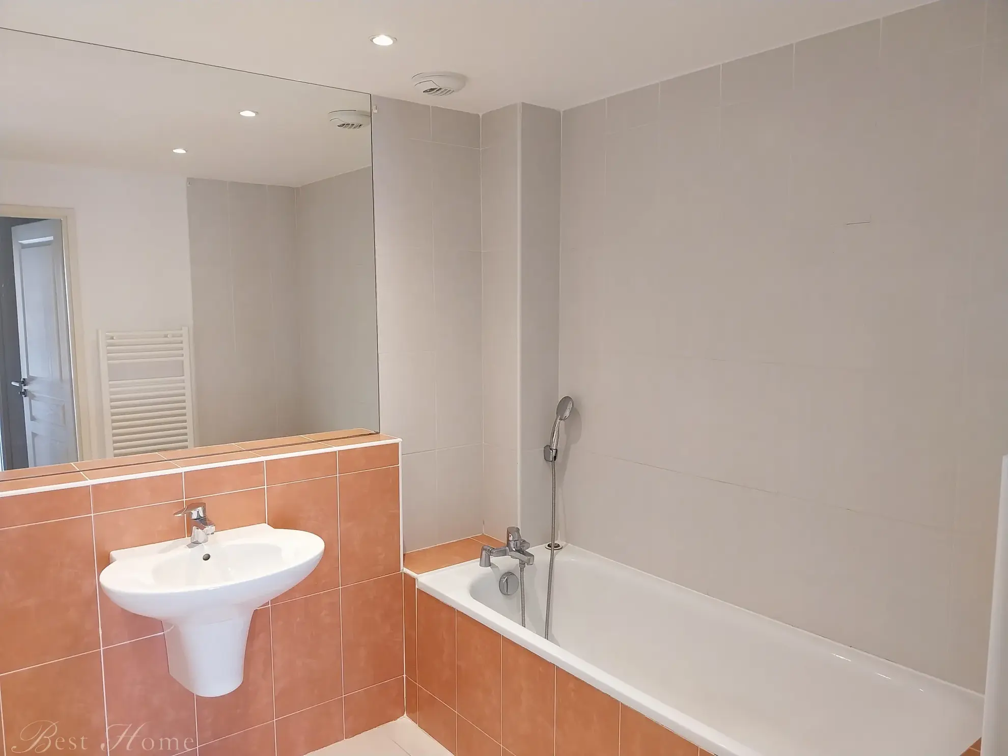 Appartement à vendre à Nîmes, 74m2, 2 chambres, terrasse et garage 
