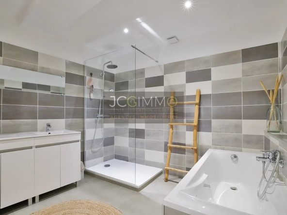 Magnifique Maison de Village de 115m² hab T4 à Puget-Ville 