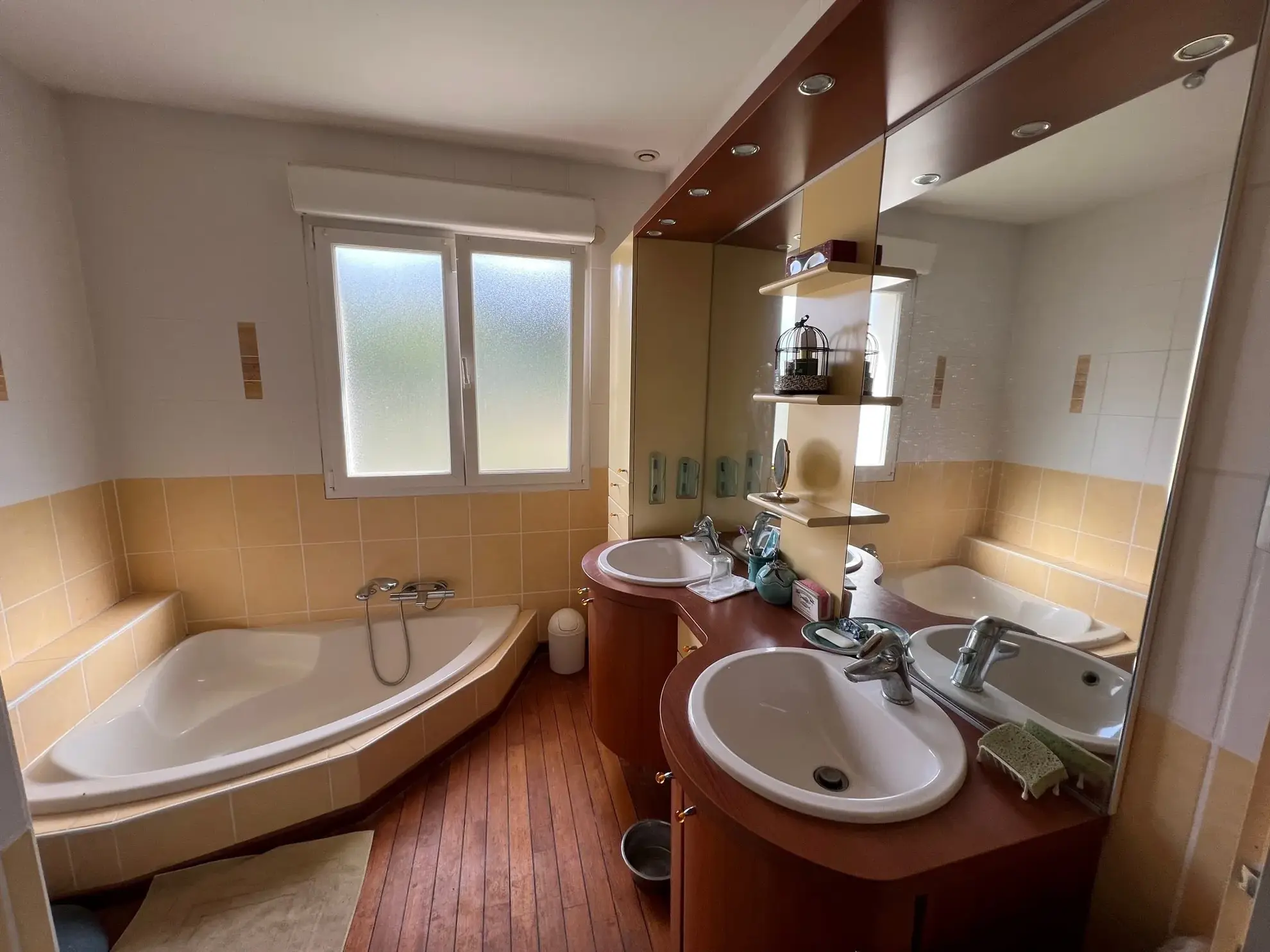 Maison à Beaucourt avec 3 chambres, salle de bains, cave, garage et panneaux solaires 