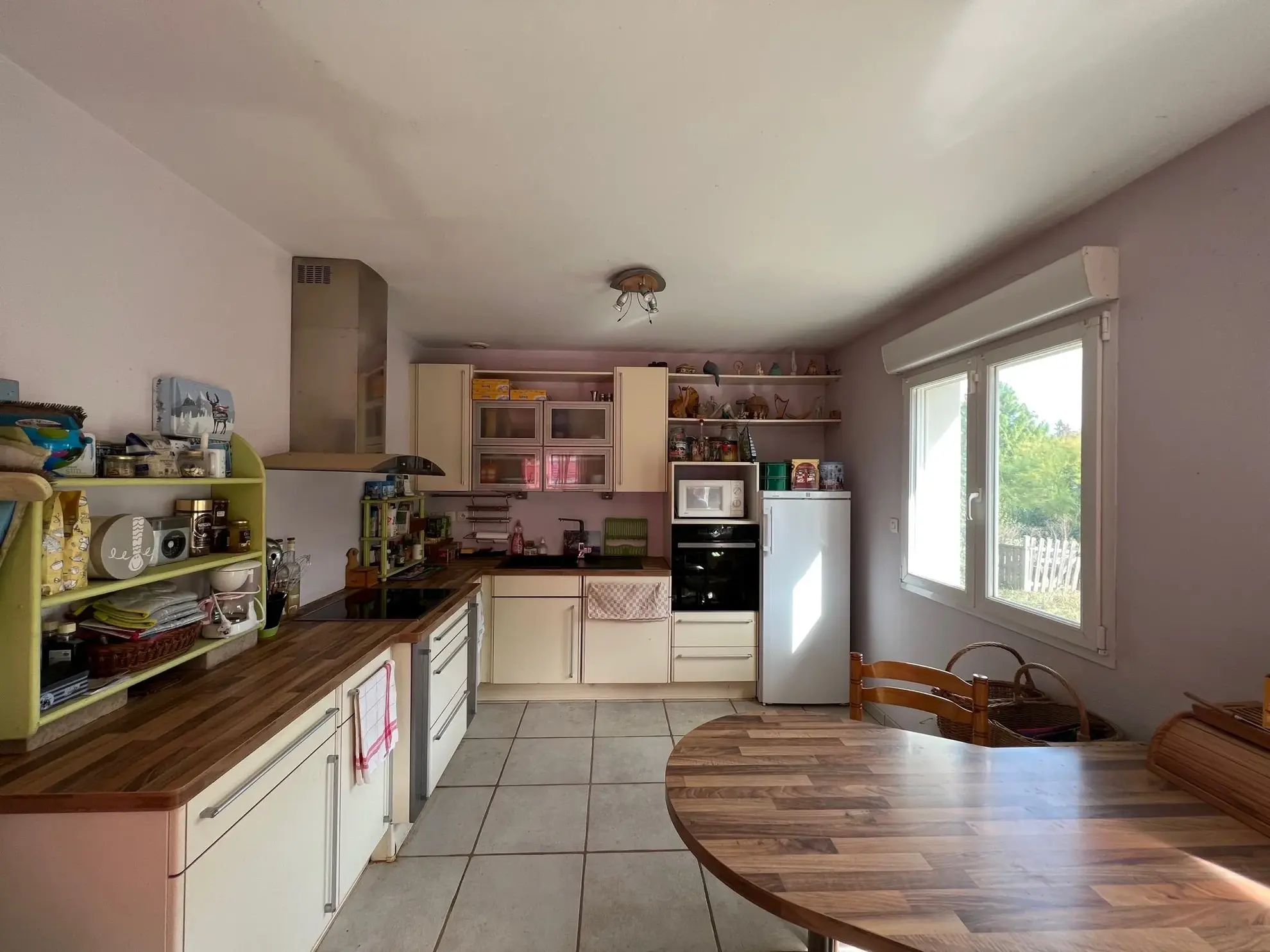 Maison à Beaucourt avec 3 chambres, salle de bains, cave, garage et panneaux solaires 