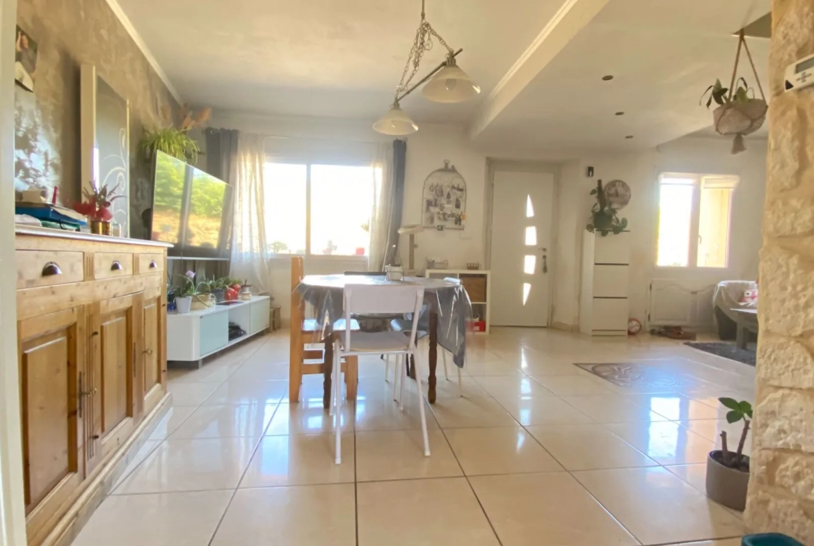 Maison de village à Pourcieux avec vue dégagée 