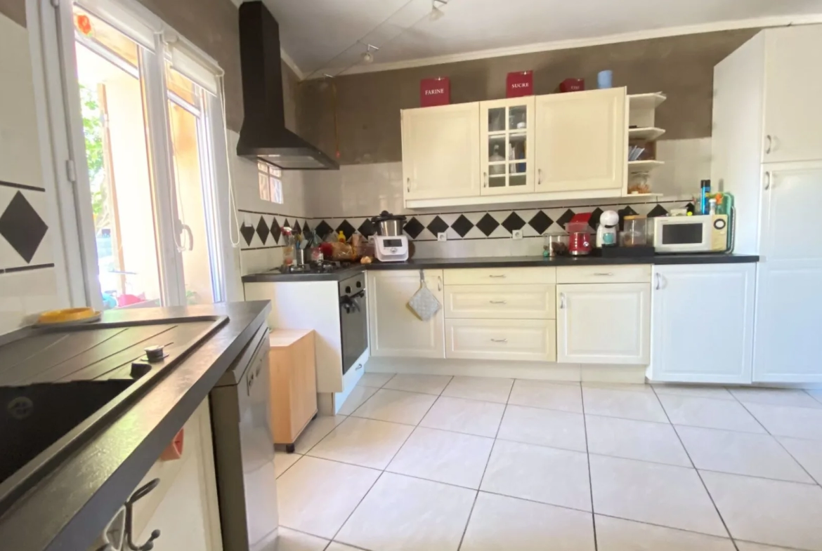 Maison de village à Pourcieux avec vue dégagée 