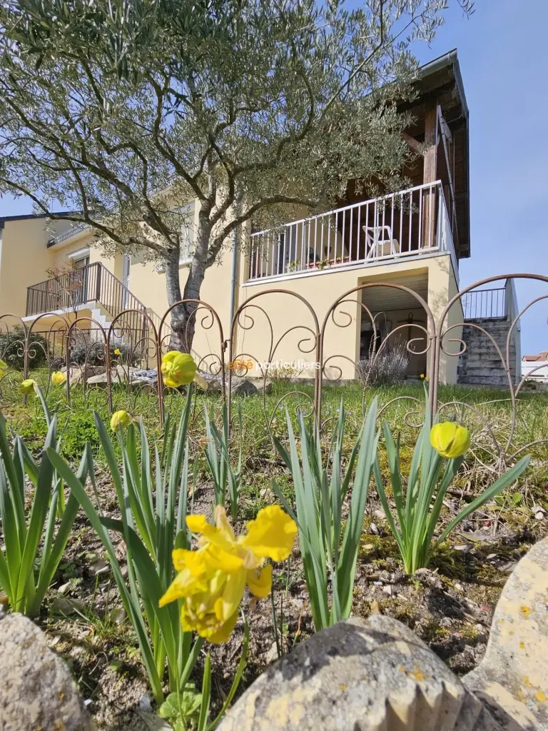 Maison T5 avec terrasse couverte à Pernay