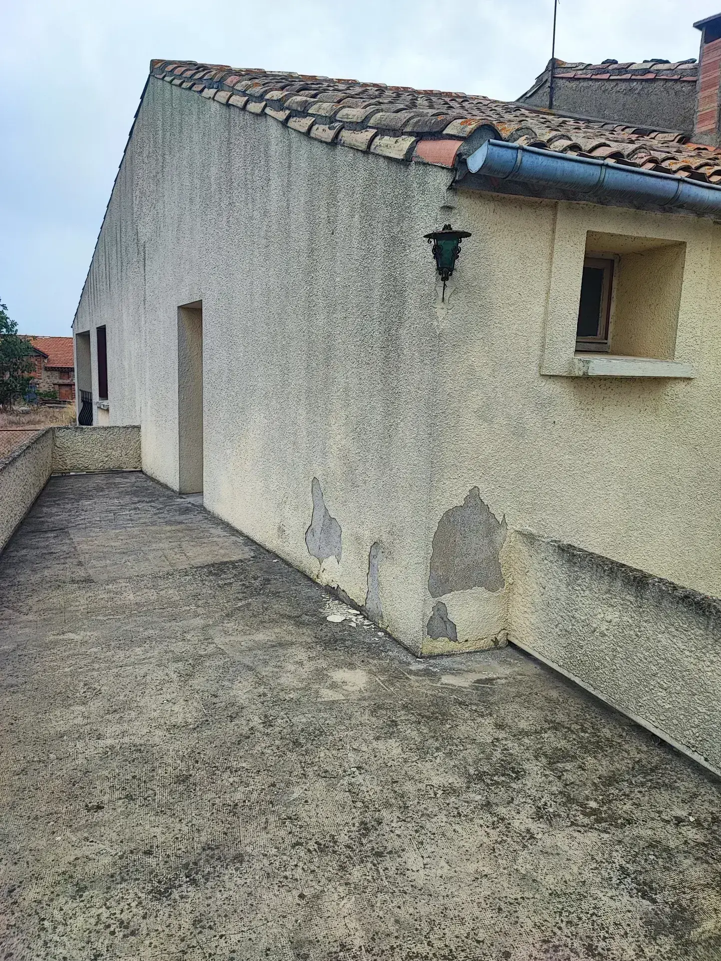 Maison de village à rénover avec garage et terrasse à La Redorte 