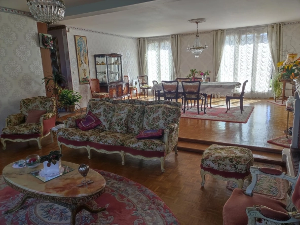 Maison à vendre à Dourdan - Belle maison avec beaux volumes 