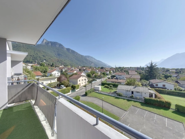 Appartement à Voreppe - 3 pièces et cuisine avec vue 