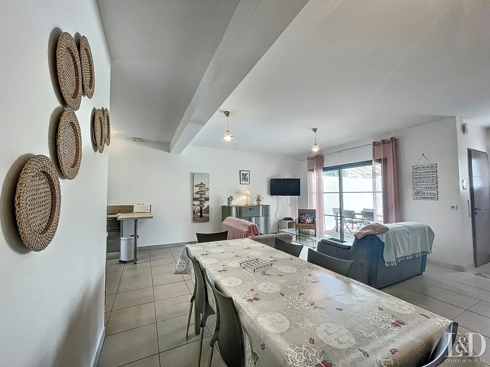 Belle maison de 97 m2 avec piscine à Arces 