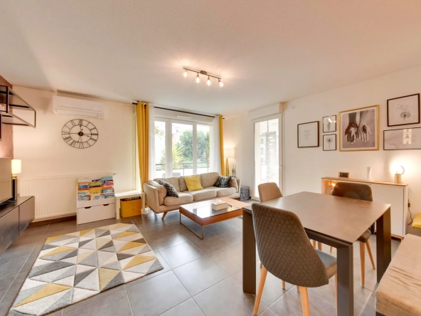 Quartier Prédieu, bel appartement récent 4 pièces et cuisine 