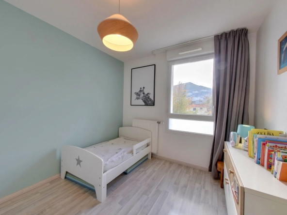 Quartier Prédieu, bel appartement récent 4 pièces et cuisine 