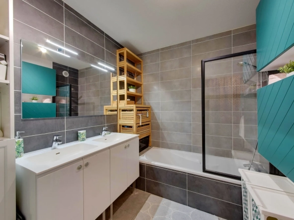 Quartier Prédieu, bel appartement récent 4 pièces et cuisine 