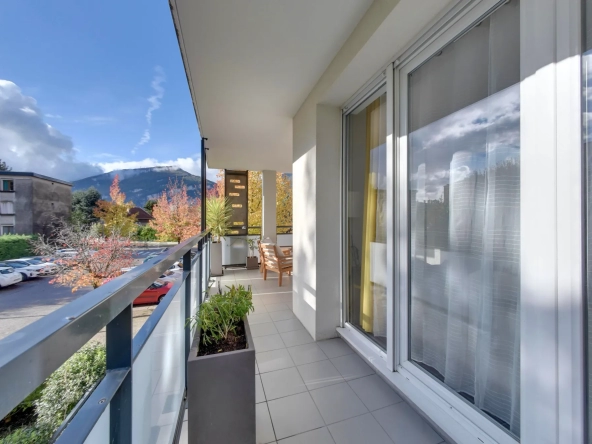 Quartier Prédieu, bel appartement récent 4 pièces et cuisine 