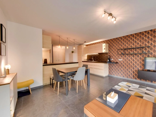Quartier Prédieu, bel appartement récent 4 pièces et cuisine 