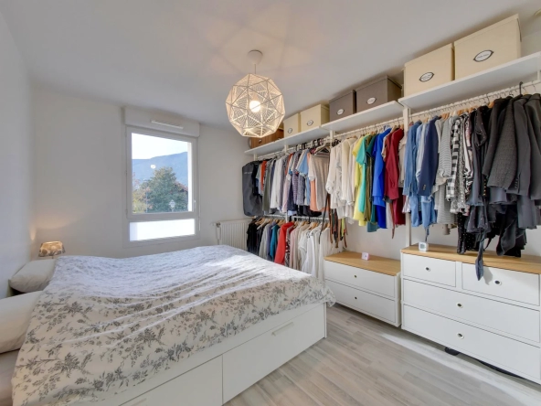 Quartier Prédieu, bel appartement récent 4 pièces et cuisine 