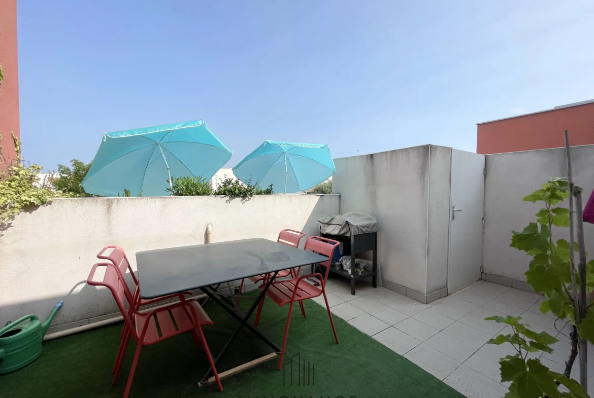 JACOU - APPARTEMENT T3 AVEC TERRASSES ET DOUBLE PARKING 