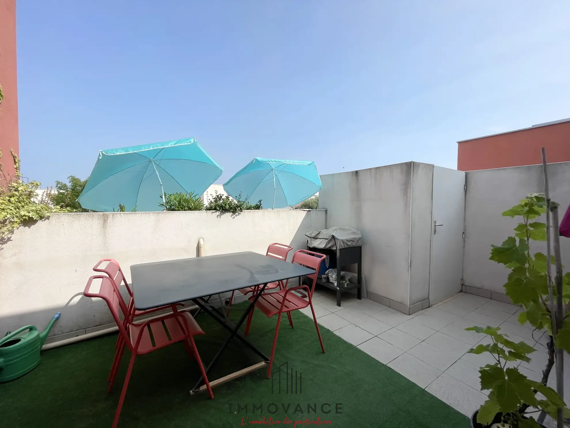 JACOU - APPARTEMENT T3 AVEC TERRASSES ET DOUBLE PARKING 