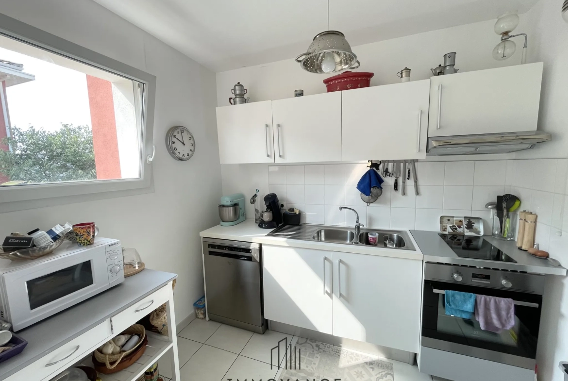 JACOU - APPARTEMENT T3 AVEC TERRASSES ET DOUBLE PARKING 