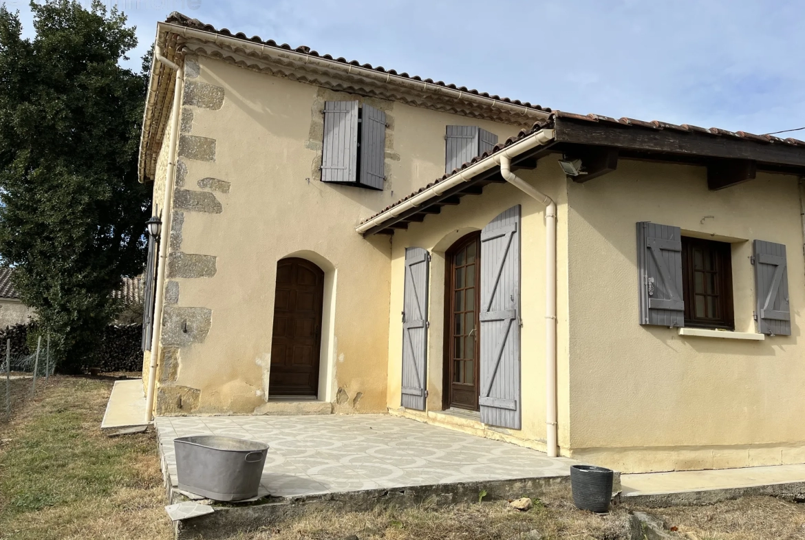 Maison en pierre 5 chambres à Semens 