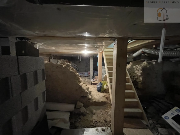 Maison de ville en cours de rénovation avec terrasse de 50 m2 