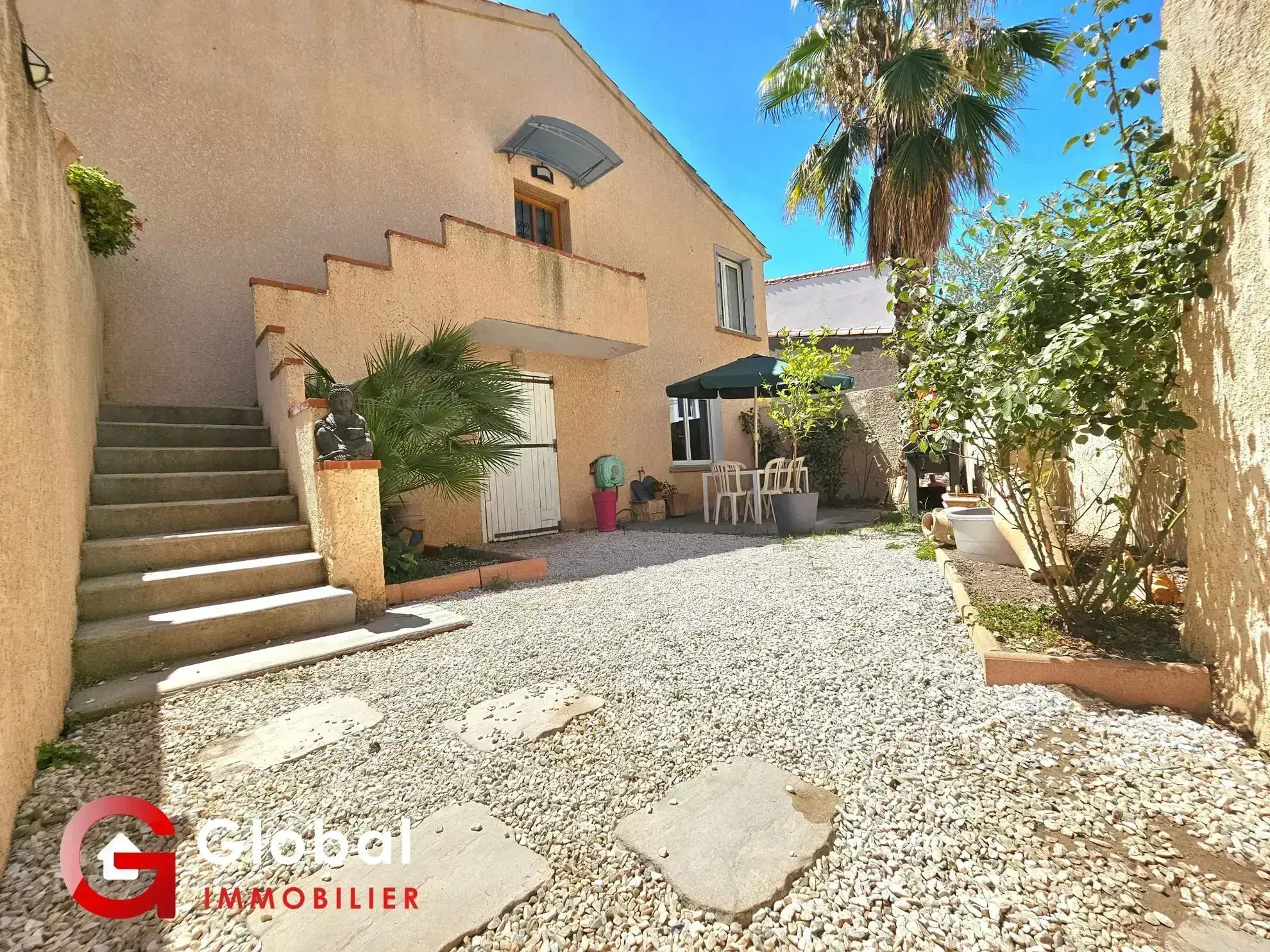 Maison T4 avec cour 60m2 + garage + T2 indépendant à Florensac 