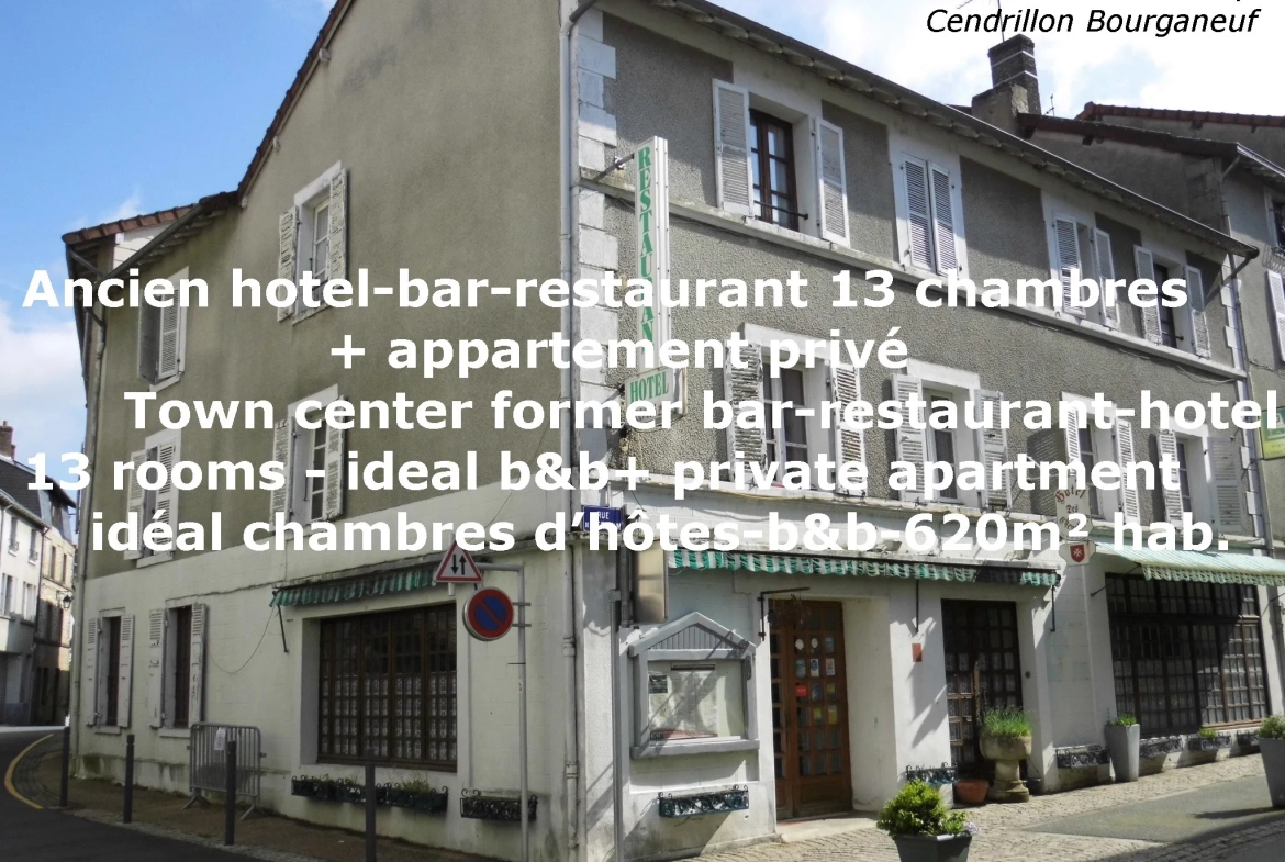 Immeuble de centre ville , hotel-bar-restaurant 13 chambres + appartement privé surface de 620m2 hab., courett 