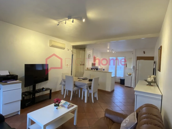 Appartement haut de villa T3 avec garage et jardin de 100 m2 à La Seyne sur Mer