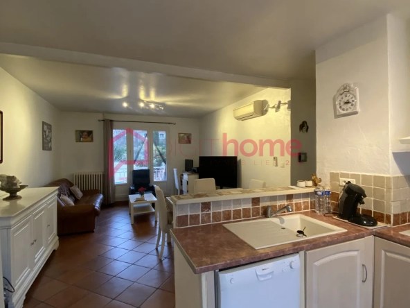 Appartement haut de villa T3 avec garage et jardin de 100 m2 à La Seyne sur Mer 