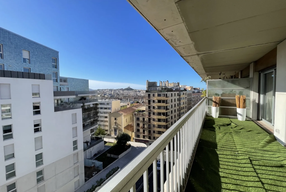 Appartement T3 à vendre à Marseille 1er Quartier Longchamp/Flammarion avec extérieurs et belle vue. 