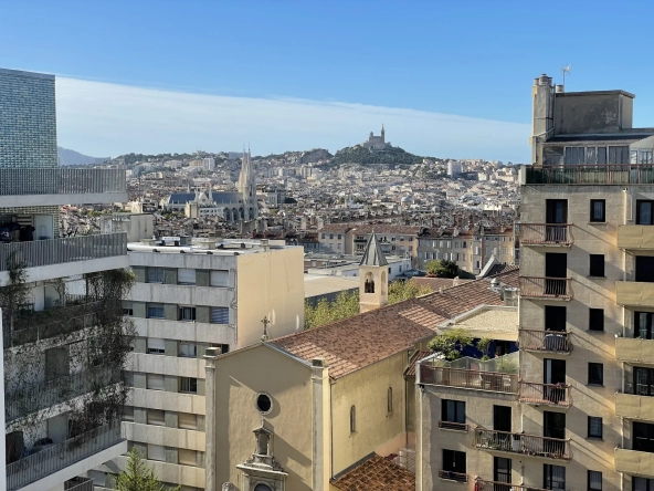 Appartement T3 à vendre à Marseille 1er Quartier Longchamp/Flammarion avec extérieurs et belle vue.