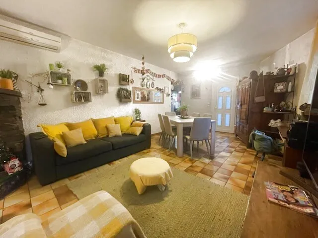 Maison à acheter avec de beaux volumes à Théza 