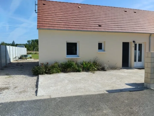 Maison de plain-pied à vendre près de Voves