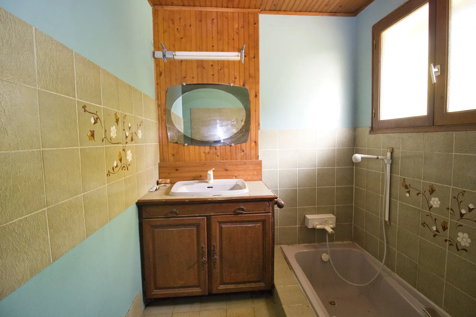 Maison pleine de potentiel à Barentin - 6 pièces avec beau potentiel 