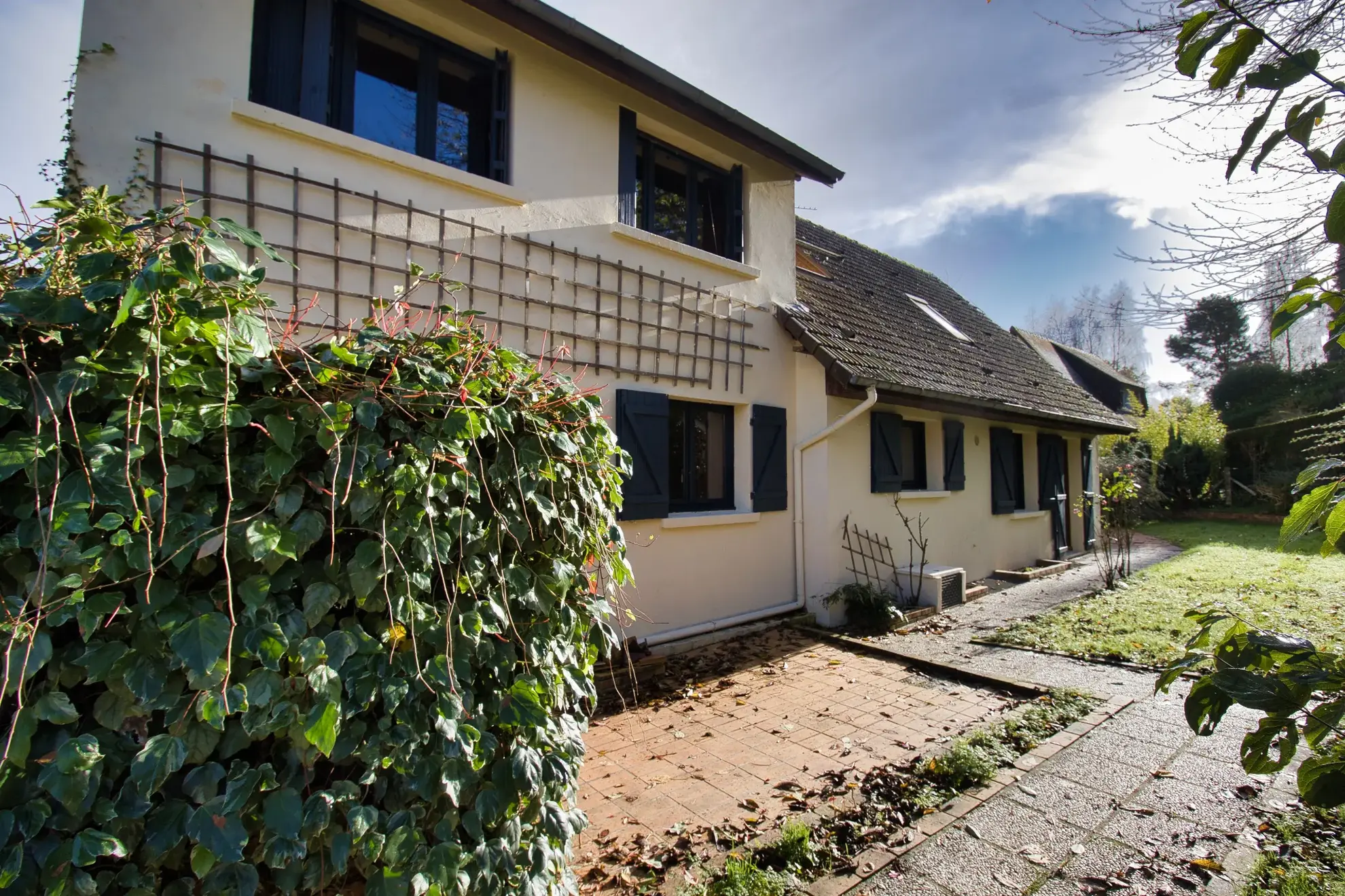 Maison pleine de potentiel à Barentin - 6 pièces avec beau potentiel 