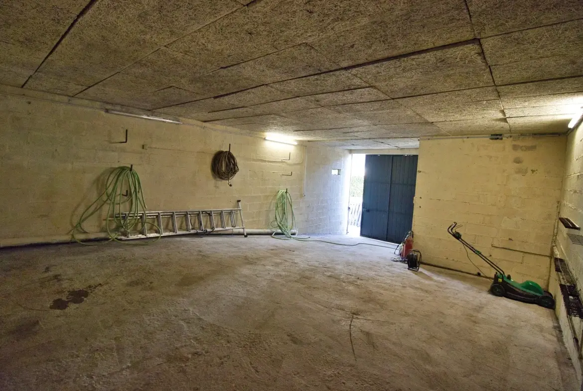 Maison pleine de potentiel à Barentin - 6 pièces avec beau potentiel 