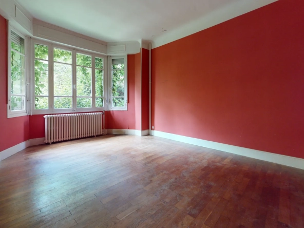 Plateau à rénover entièrement à Dijon - 85 m2 