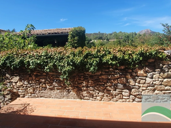 Cabrières, surperbe maison de village avec terrasses et caves 