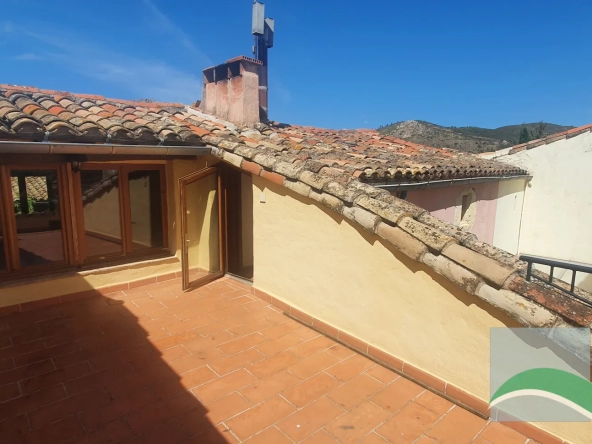Cabrières, surperbe maison de village avec terrasses et caves 