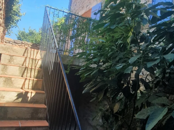 Cabrières, surperbe maison de village avec terrasses et caves 