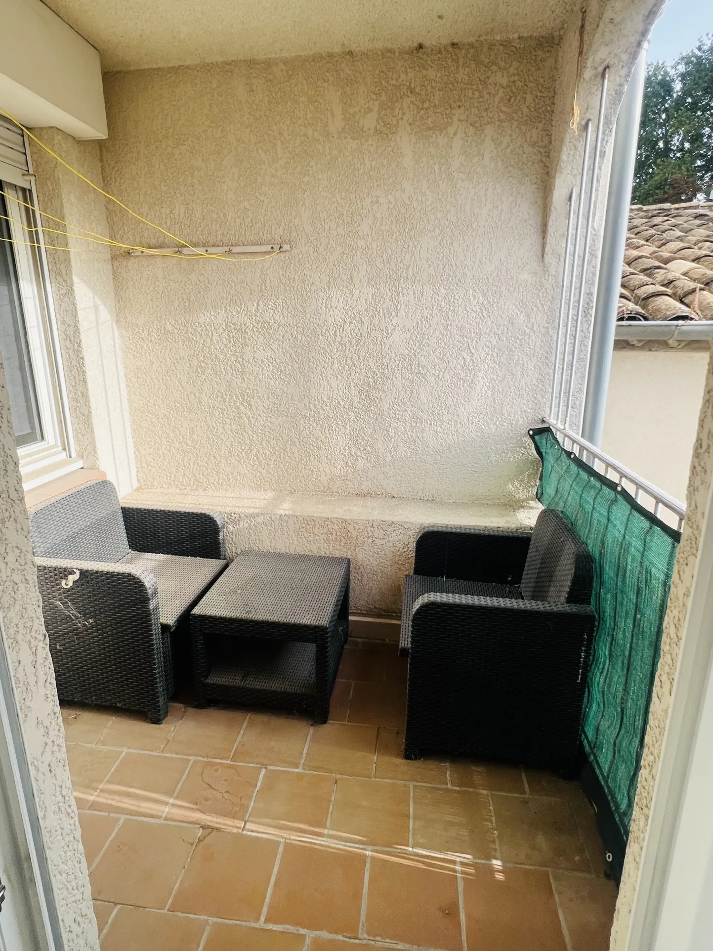 Beautiful 3-Room Apartment in Lunel with Parking 