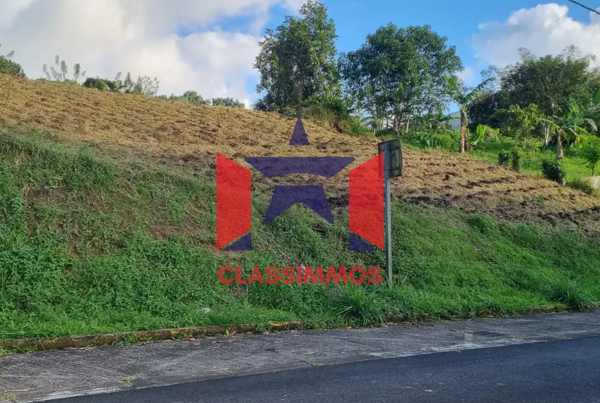 Terrain constructible 1794 m2 