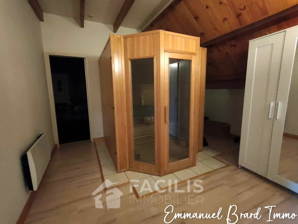 Maison familiale avec piscine à Naintré 