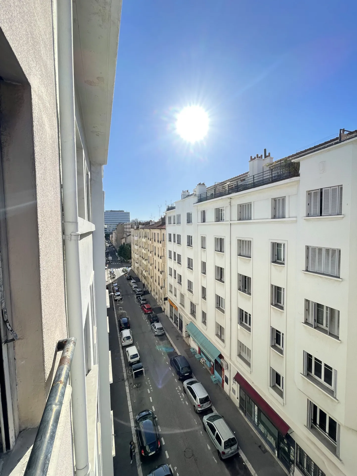 Appartement T2/3 à vendre à Marseille 13004 Quartier 5 avenues et cave. 