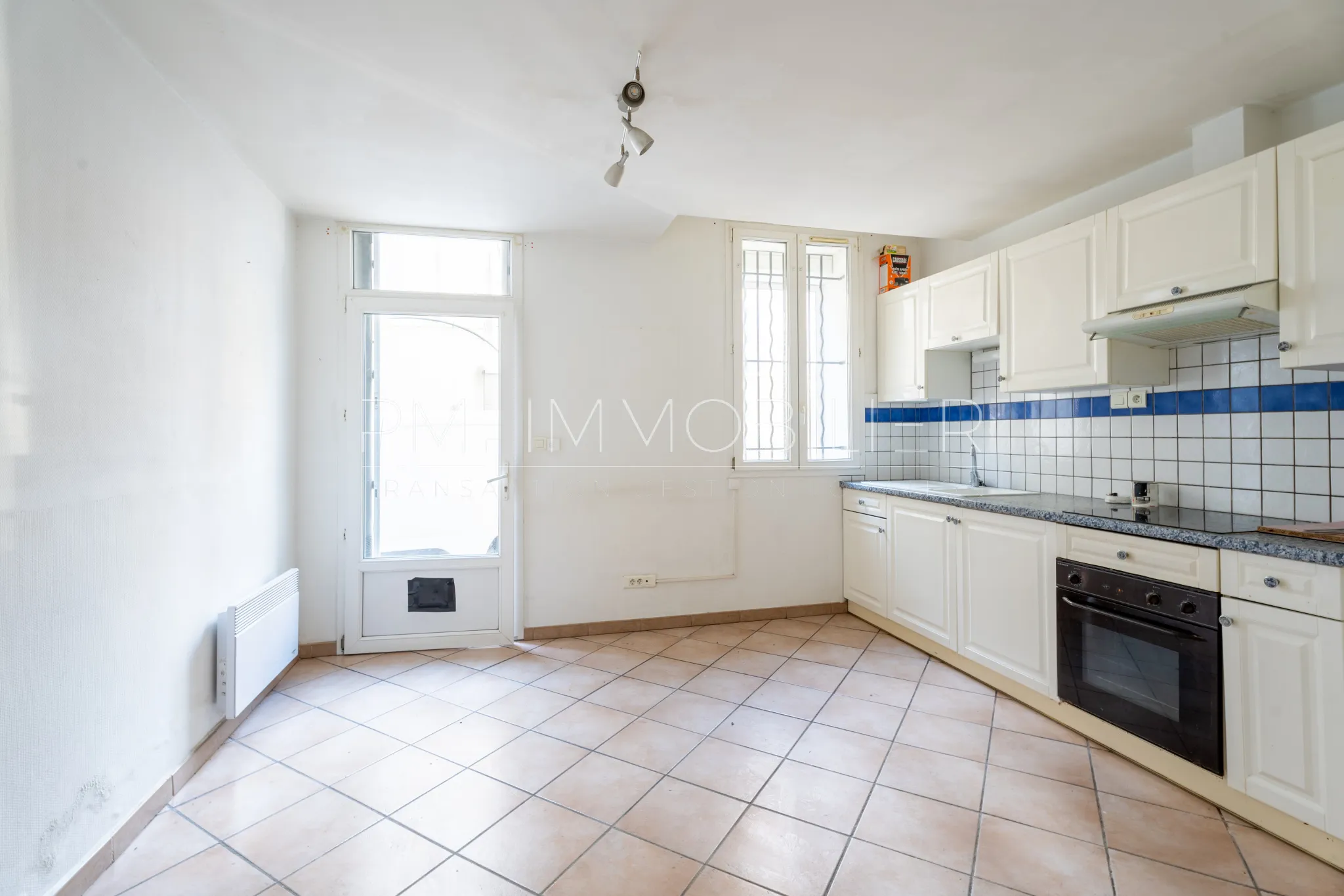 Apartment for Sale in Capelette, Marseille 10th - Type 2, 36 sqm 