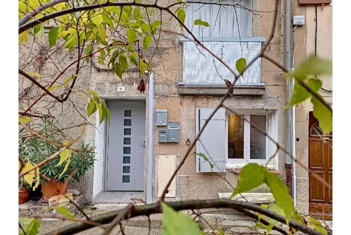 Appartement atypique en souplex au centre du village de Peynier 13790 