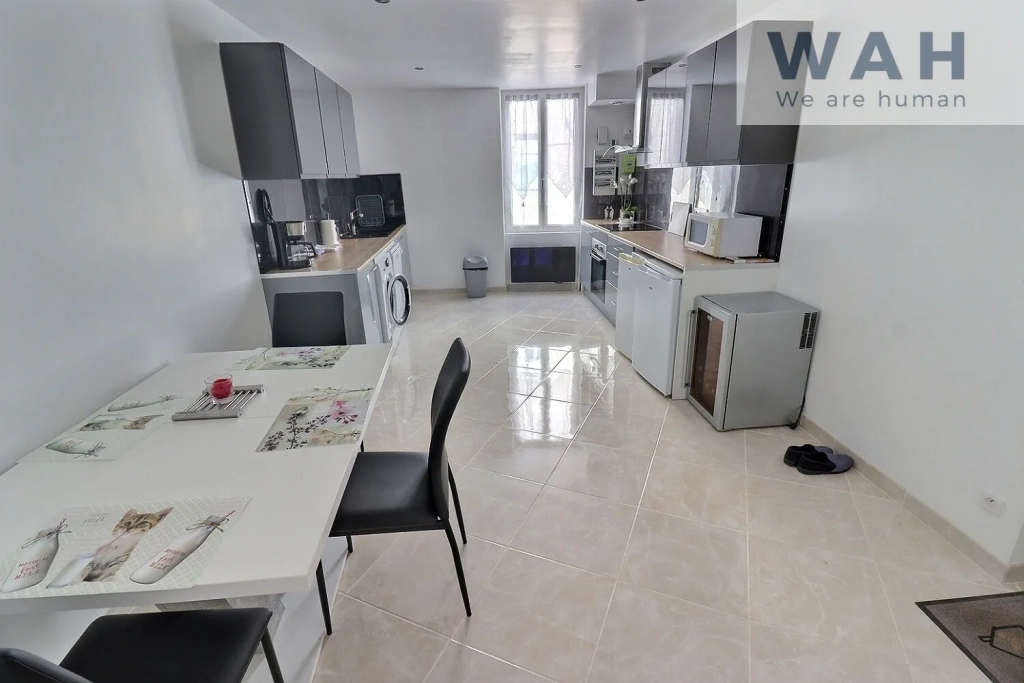 Vente appartement 2 pièces entièrement rénové à Lodève (34700)