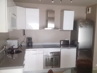 Appartement F2 à Roquebrune Sur Argens de 40 m2 avec piscine et vue dégagée sur le vignoble 