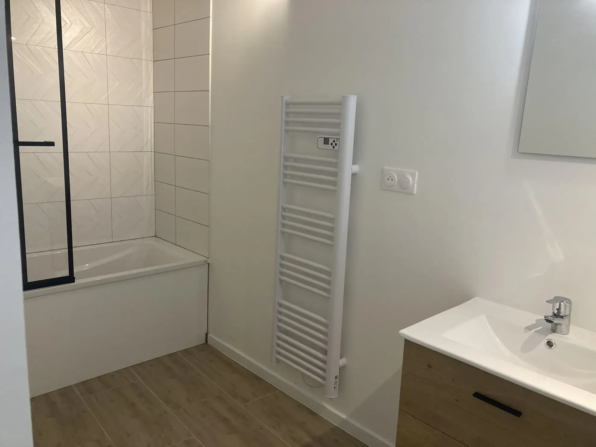 Longère de 95 m2 avec grange attenante, entre Aillant et Joigny 