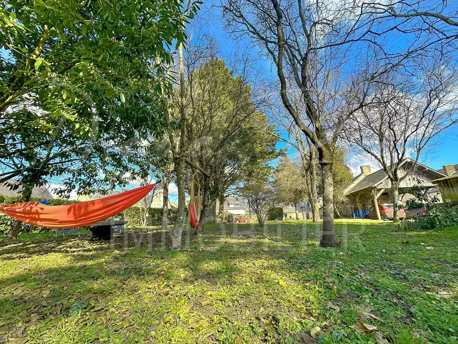 Charmante maison de bourg à Lasse - 139,900 € 