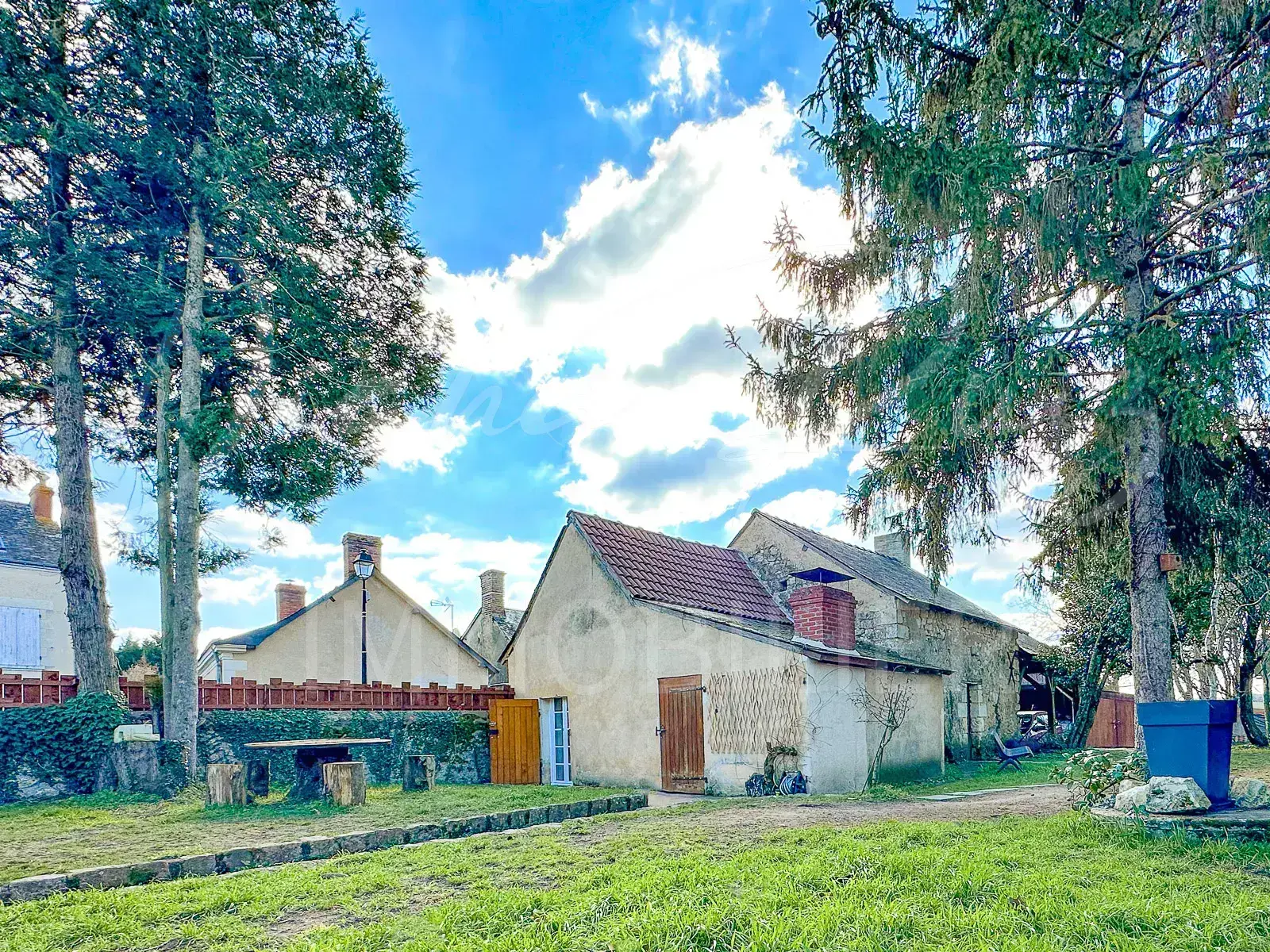 Charmante maison de bourg à Lasse - 139,900 € 
